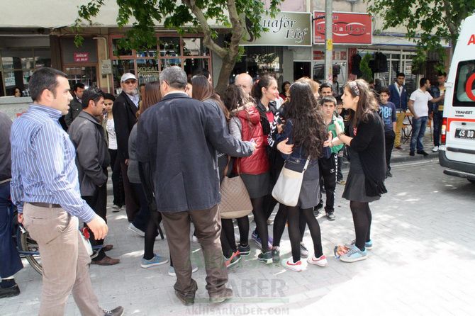 Akhisar Pazar Pazarı Yolunda Kaza; 1 Yaralı